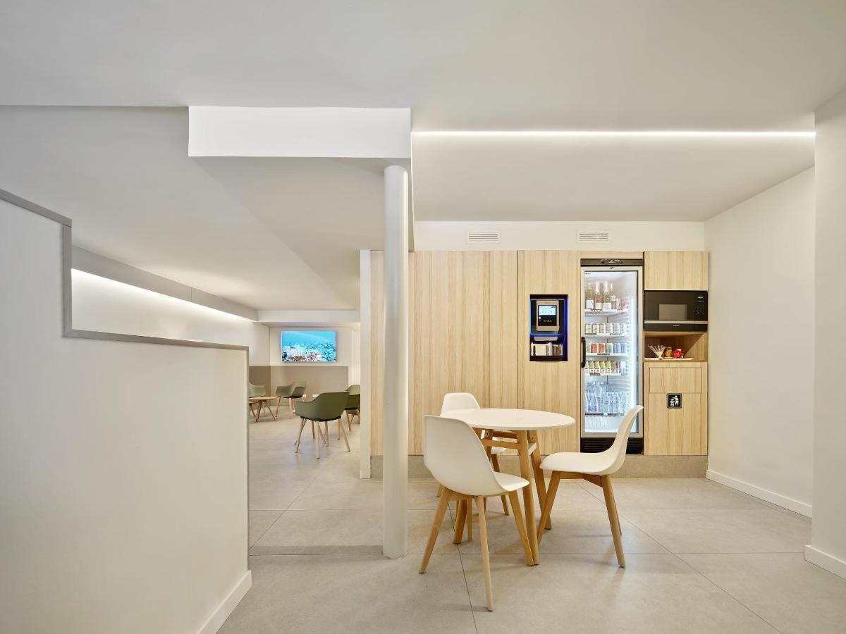 Hostal Lami Esplugues de Llobregat Dış mekan fotoğraf