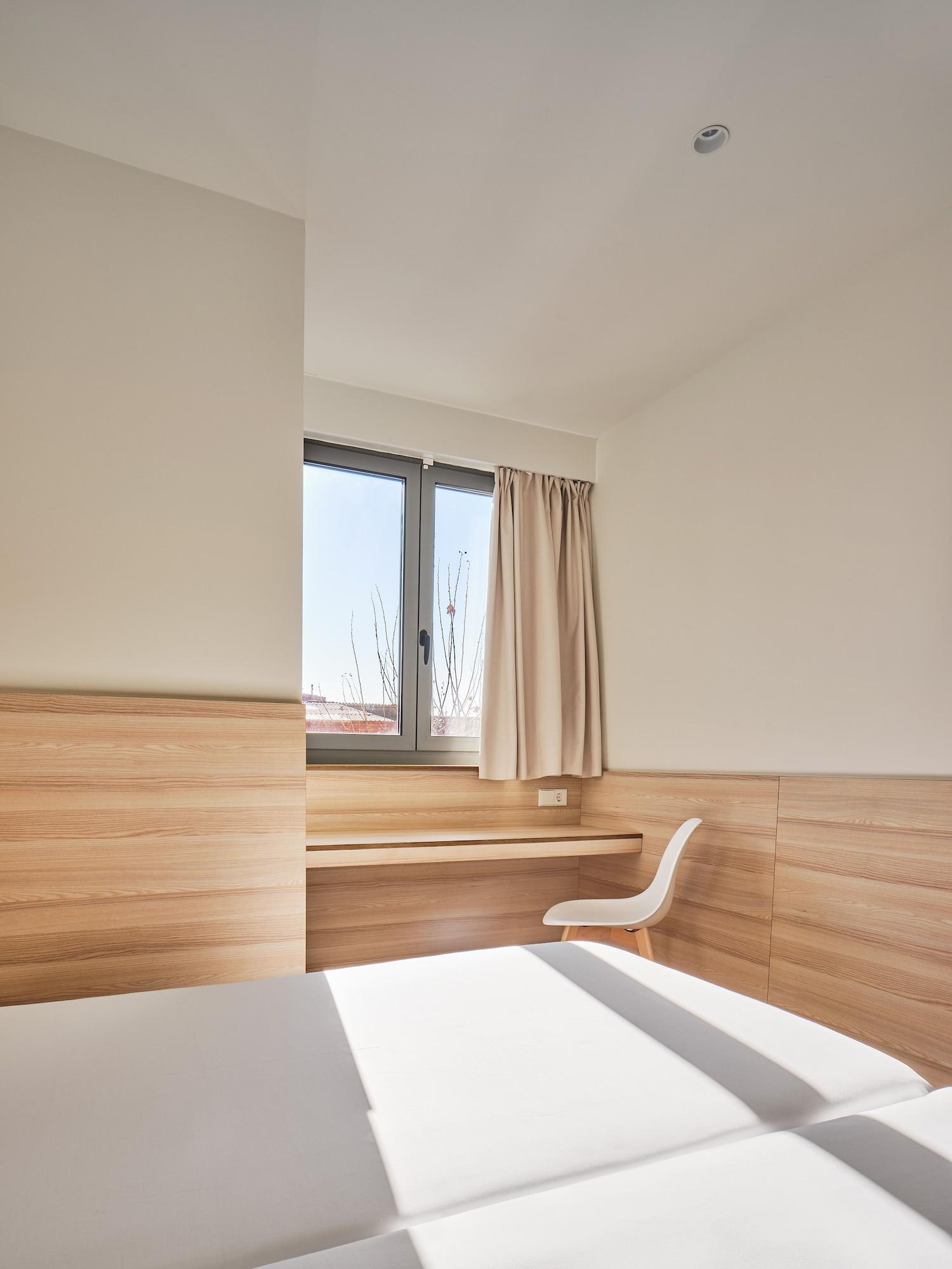 Hostal Lami Esplugues de Llobregat Dış mekan fotoğraf