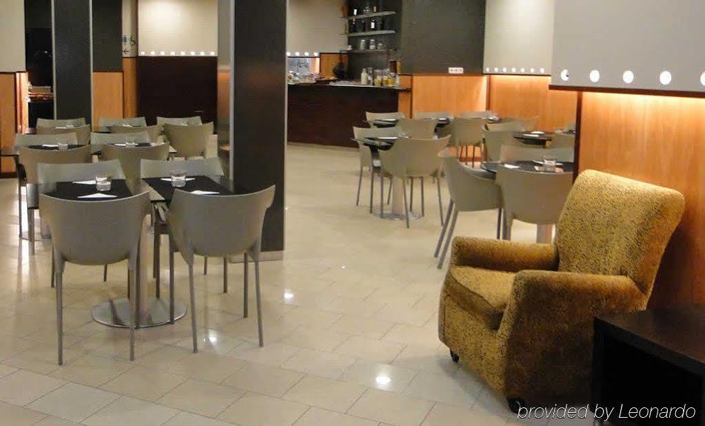 Hostal Lami Esplugues de Llobregat Dış mekan fotoğraf