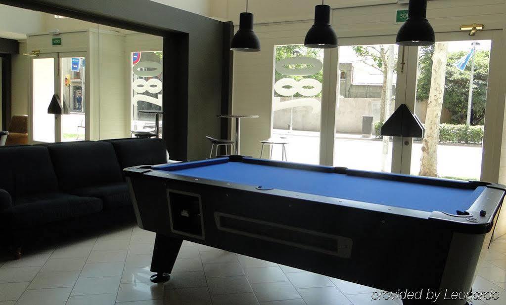Hostal Lami Esplugues de Llobregat Dış mekan fotoğraf